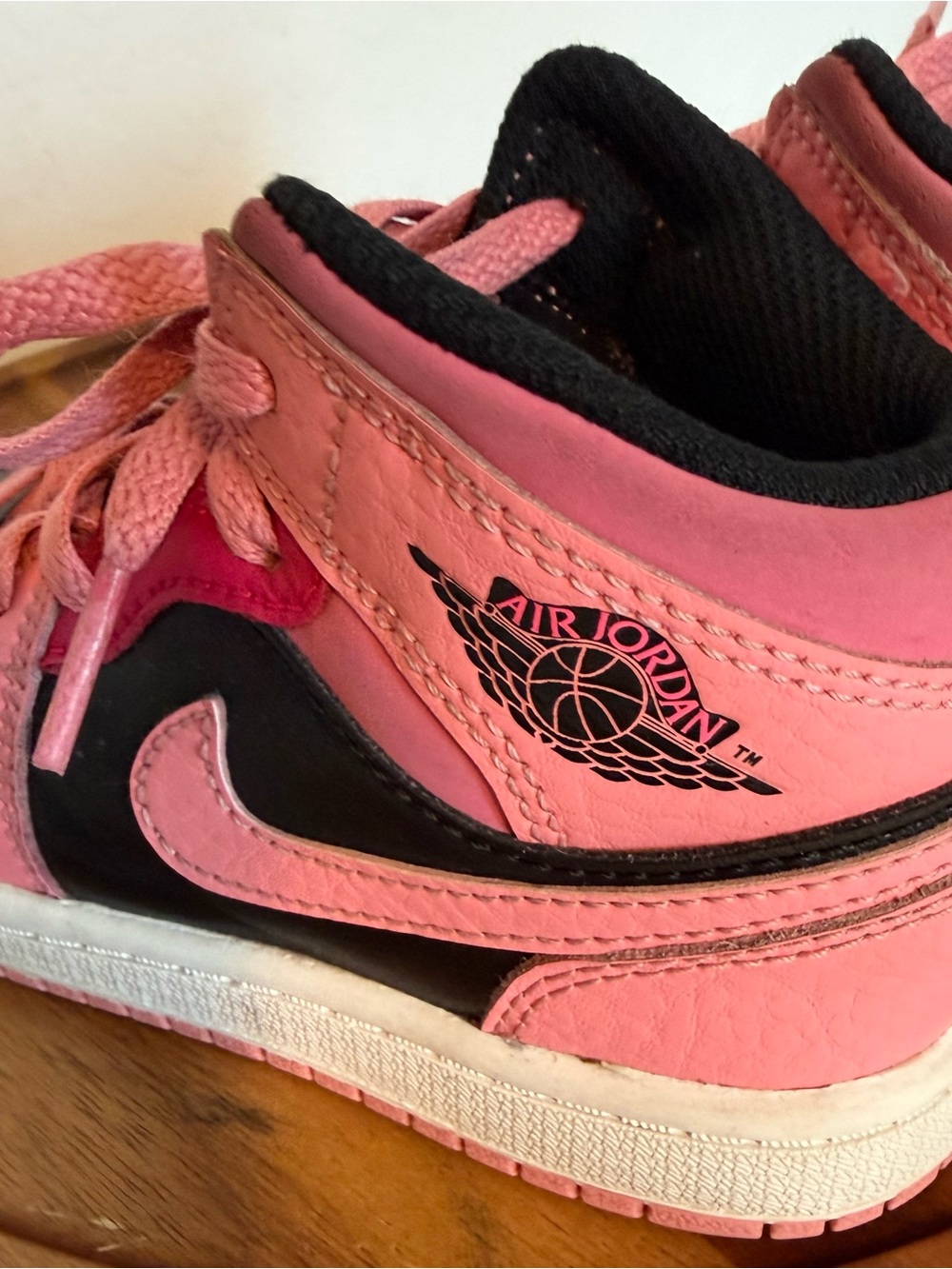 Nike Air Jordan 1 Mid Shoes Size 11C Pink Basketball Sneakers 640734-662 Child - Picture 3 of 10